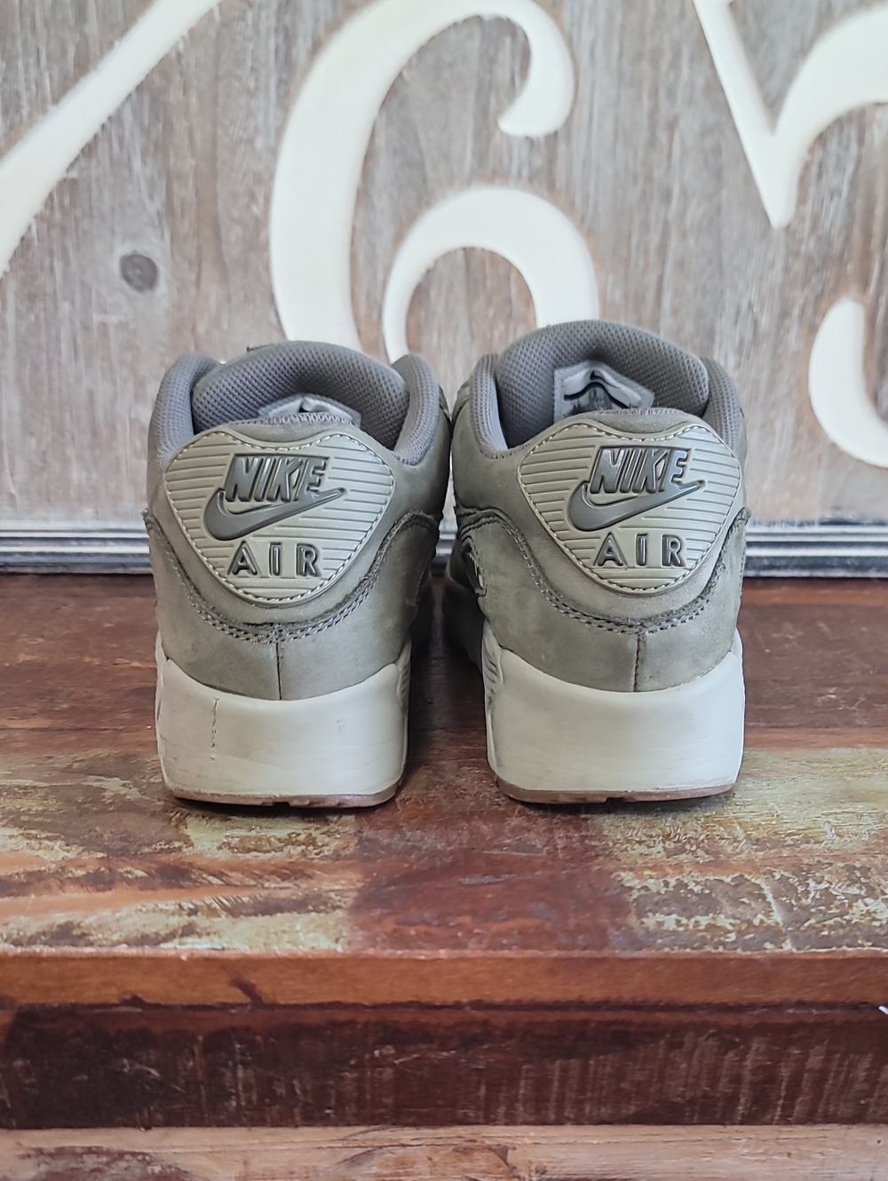Nike Air Max 90 Winter Premium "Medium Olive/Pink" Wmns 6.5, Good Condition - Picture 6 of 16